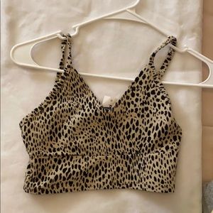 Brandy Melville crop print shirt